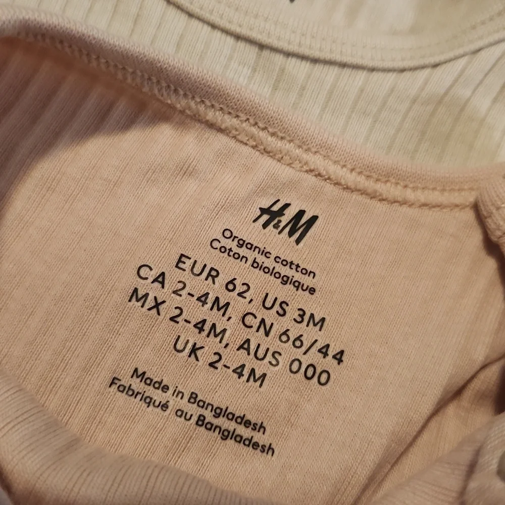 H&M Onesies - Picture 3 of 4